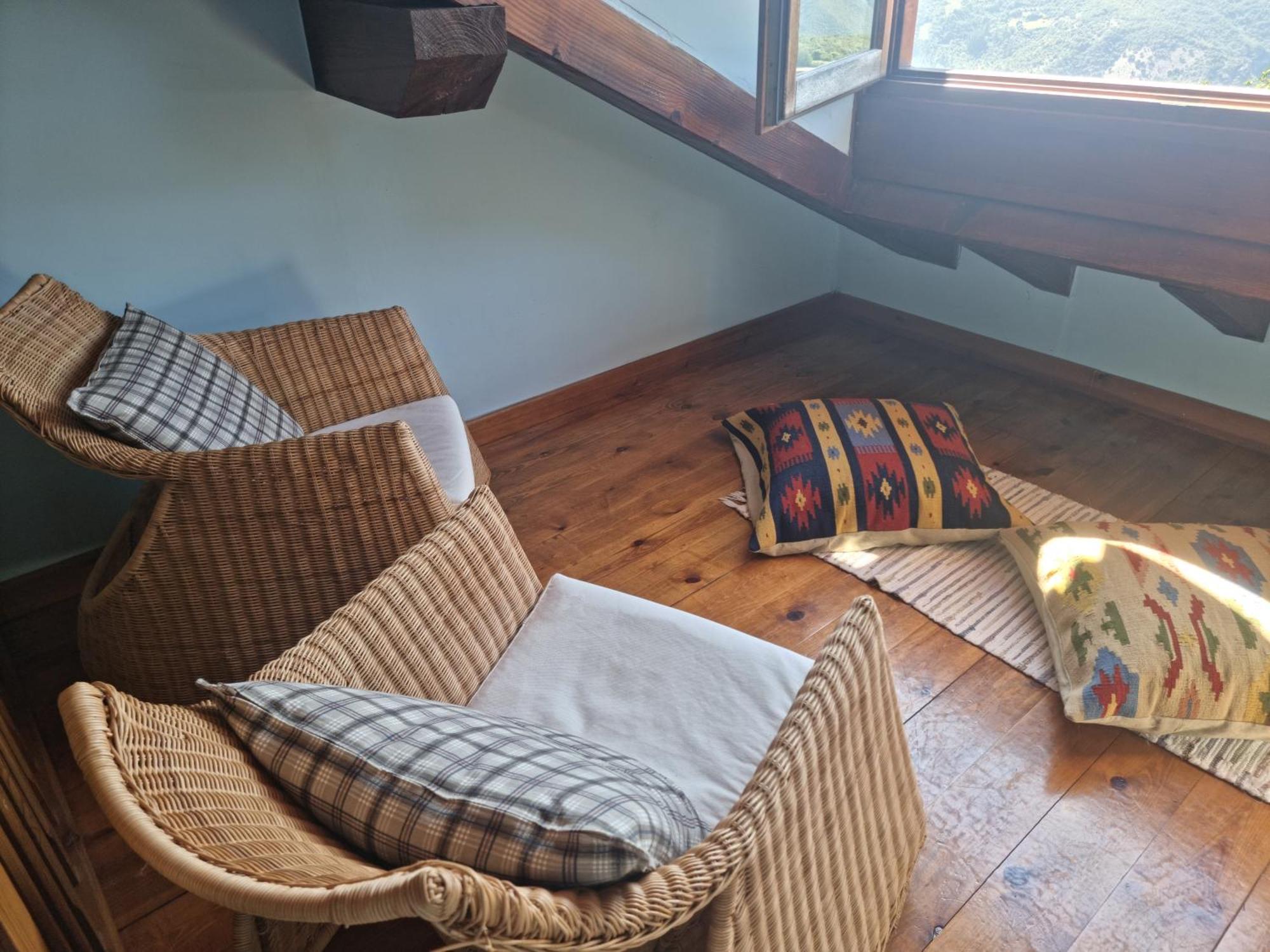 La Casa De Las Chimeneas Tudes Eksteriør billede