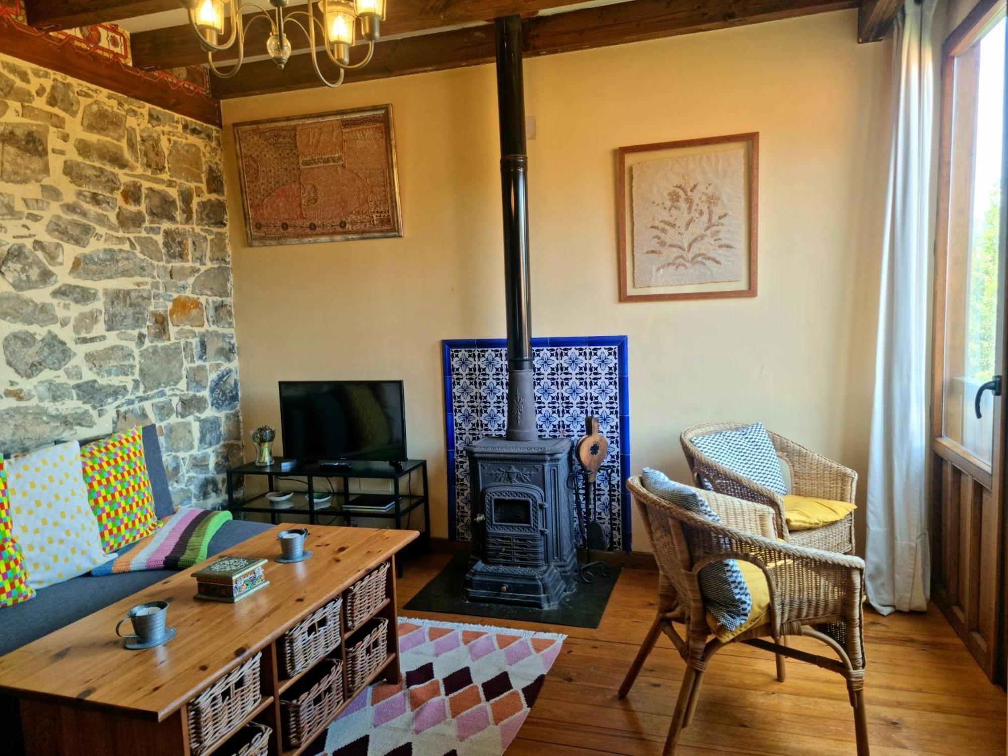 La Casa De Las Chimeneas Tudes Eksteriør billede
